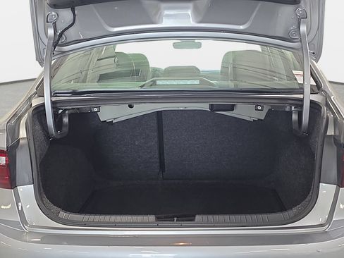 Used 2023 Volkswagen Jetta SE w/ Panoramic Sunroof Package FWD image 12