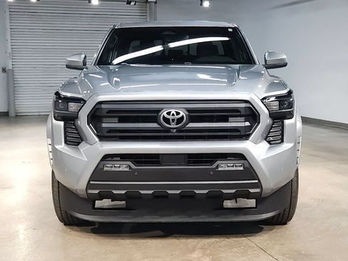 Certified 2025 Toyota Tacoma SR5 w/ SR5 Upgrade Package AWD/4WD image 2