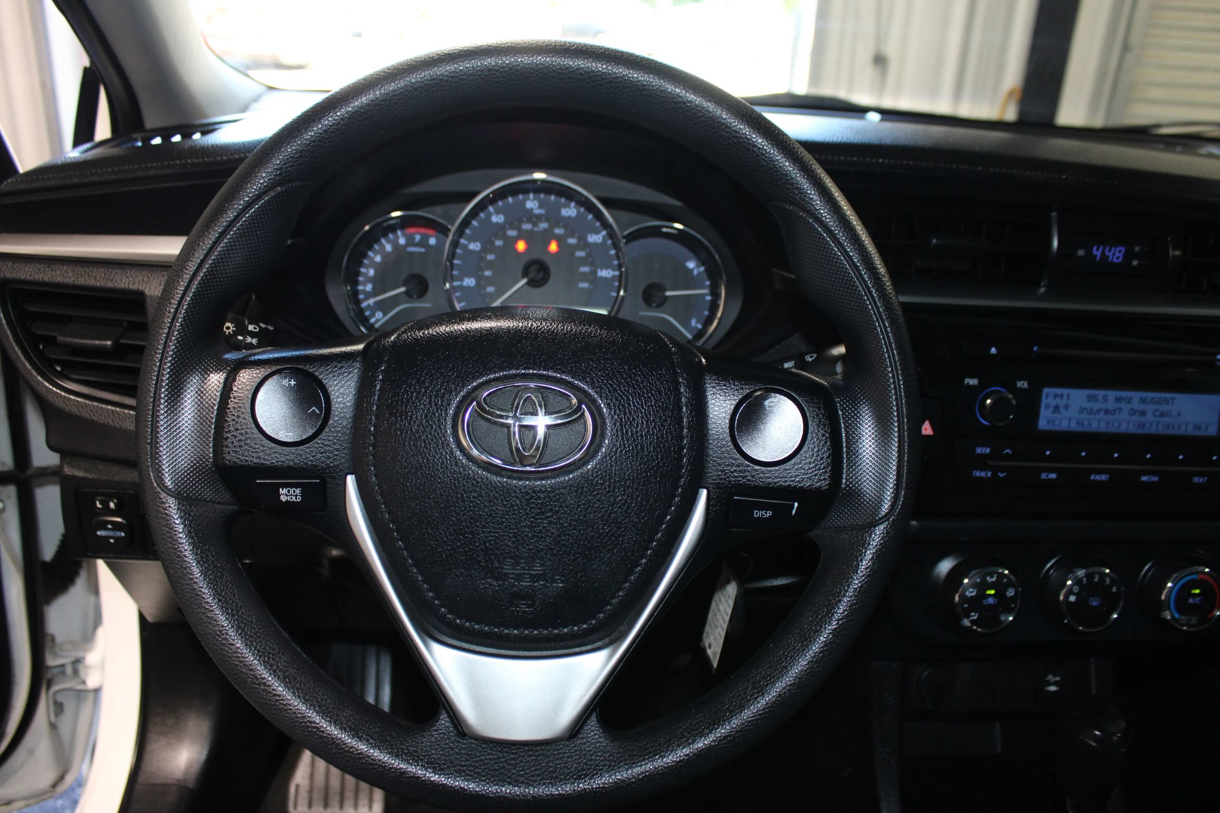 Used 2014 Toyota Corolla L FWD image 10
