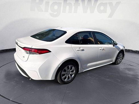 Used 2022 Toyota Corolla LE FWD image 5