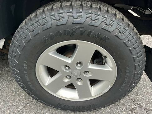 Used 2015 Jeep Wrangler Sport AWD/4WD image 11