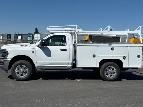 New 2026 RAM 3500 Tradesman AWD/4WD image 6