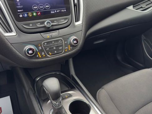 Used 2024 Chevrolet Malibu LT image 21