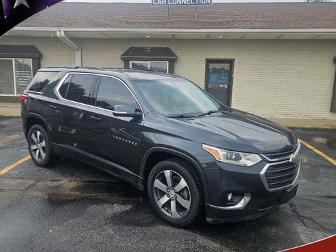 Used 2019 Chevrolet Traverse LT w/ LT Premium Package AWD/4WD image 1