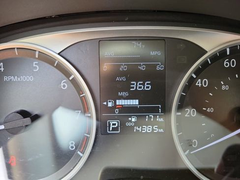 Used 2025 Nissan Versa S w/ Trunk Package image 22