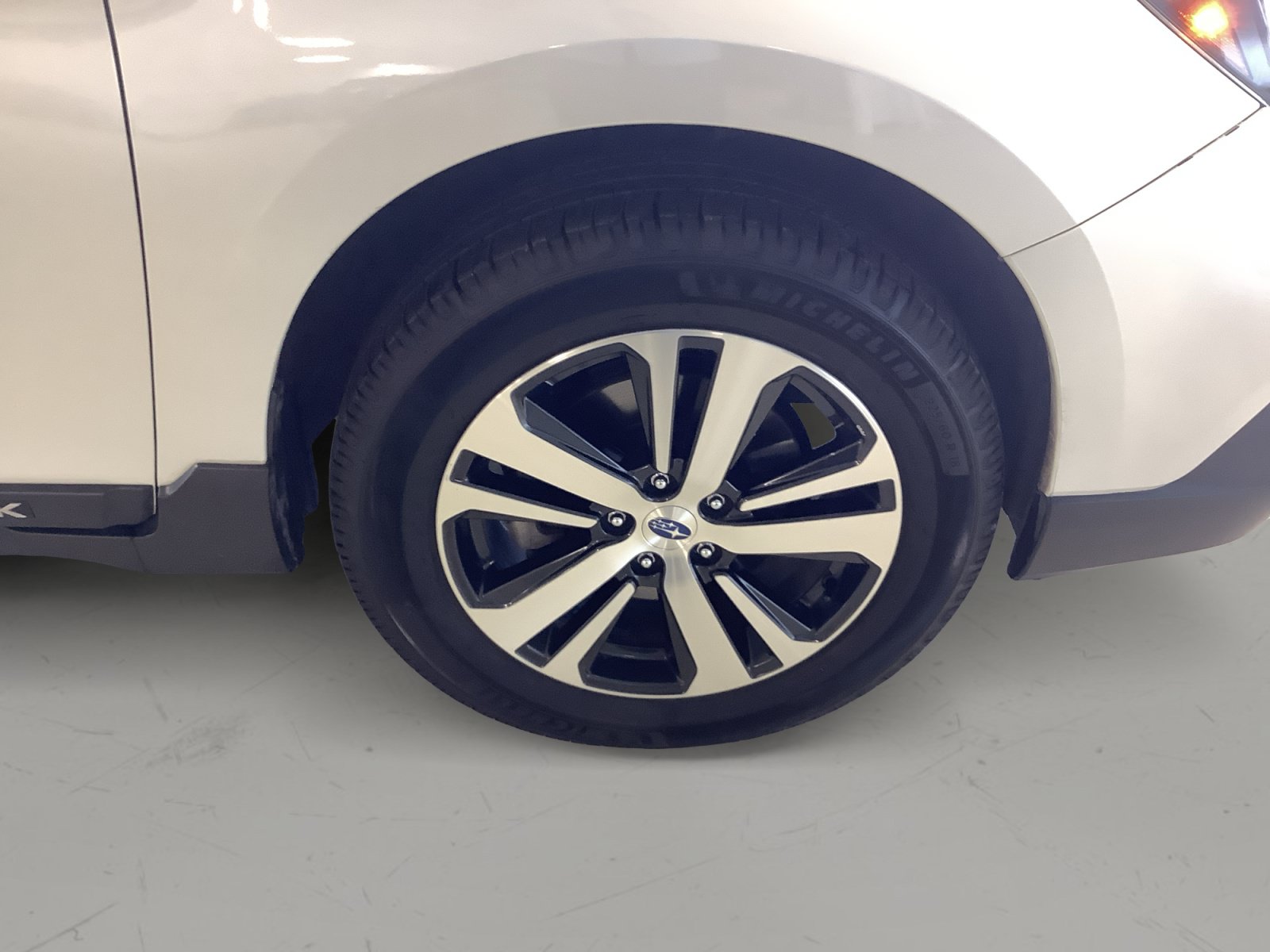 Used 2019 Subaru Outback 2.5i Limited AWD/4WD image 9