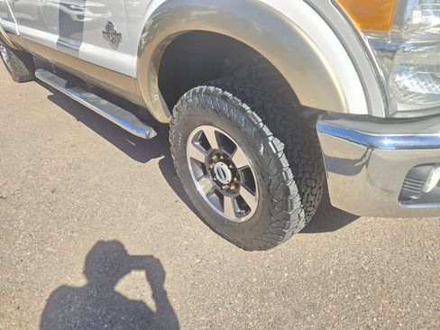 Used 2011 Ford F250 Lariat w/ Lariat Interior Pkg AWD/4WD image 13