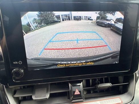 Used 2025 Toyota Corolla LE FWD image 28