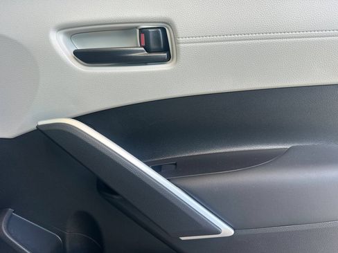 Used 2025 Toyota Corolla Cross L FWD image 20
