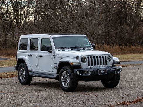 Used 2020 Jeep Wrangler Unlimited Sahara image 2