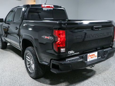 Used 2023 Chevrolet Colorado LT w/ LT Convenience Package AWD/4WD image 9