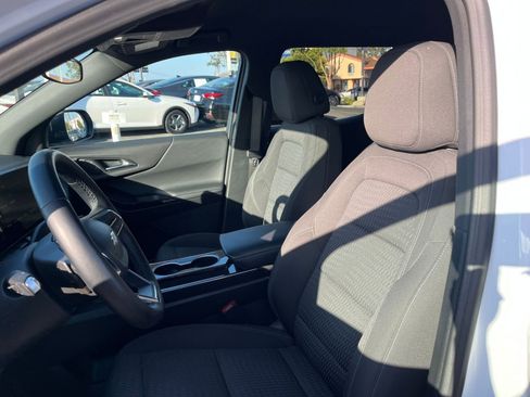 Used 2025 Chevrolet Equinox LT image 28