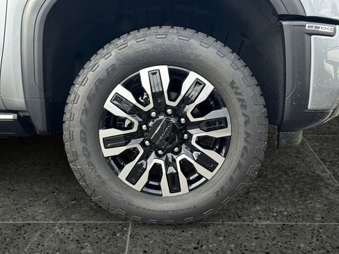 New 2025 GMC Sierra 2500 Denali Ultimate w/ Max Trailering Package image 9
