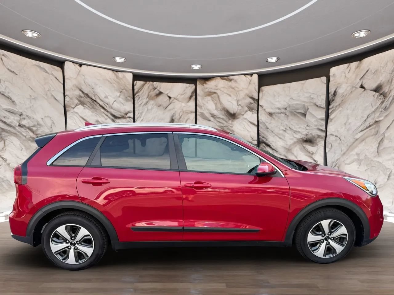 Used 2017 Kia Niro LX FWD image 8