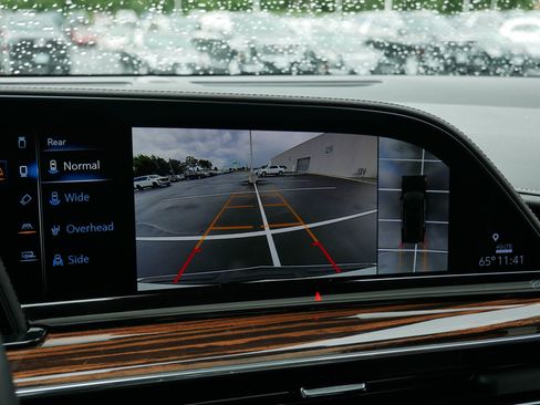 Certified 2023 Cadillac Escalade ESV Premium Luxury w/ LPO, Floor Liner Package AWD/4WD image 26