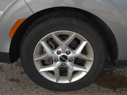 Used 2023 Kia Soul LX w/ LX Technology Package image 10