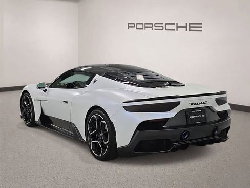 Used 2022 Maserati MC20 Coupe RWD image 3