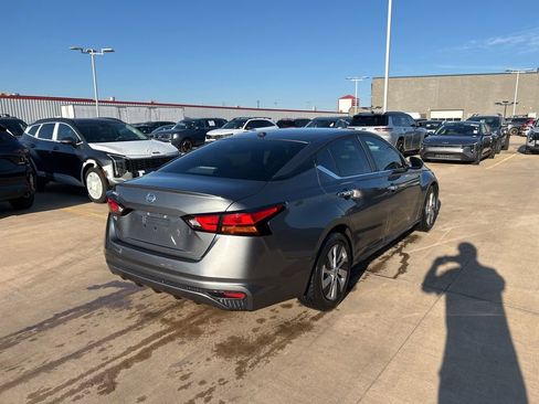 Used 2020 Nissan Altima 2.5 S FWD image 3