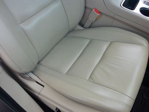 Used 2017 Jeep Grand Cherokee Limited RWD image 34