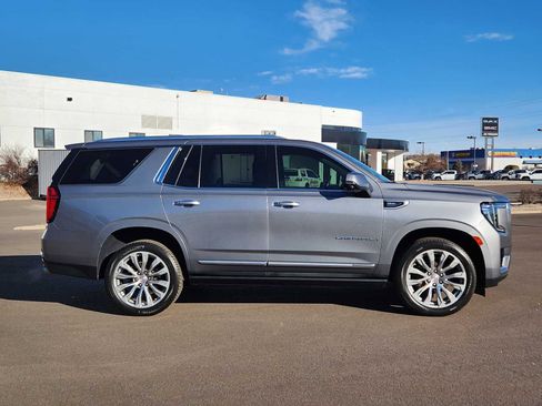 Used 2021 GMC Yukon Denali w/ Denali Premium Package image 2