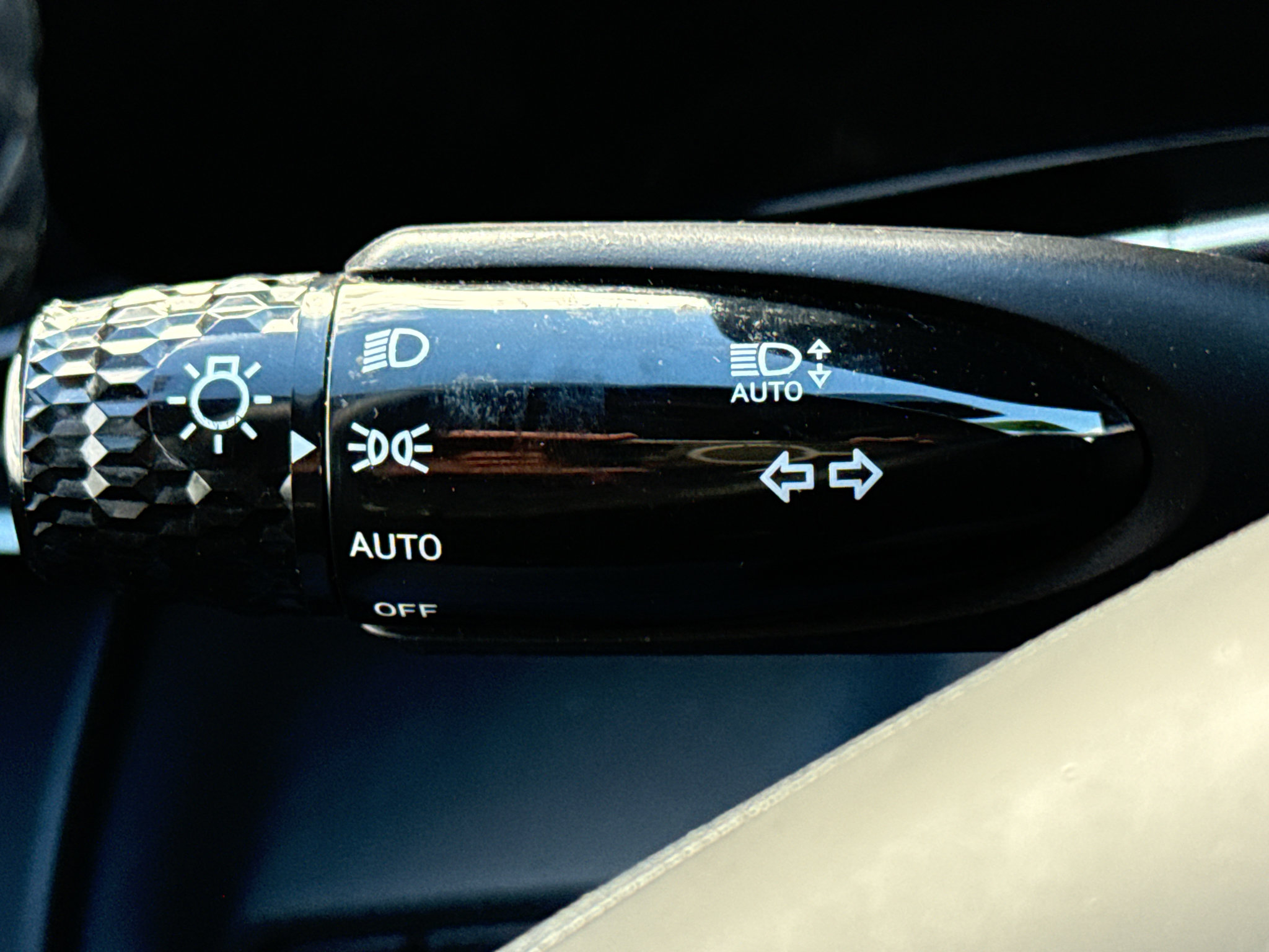 Used 2024 Hyundai Elantra Limited FWD image 16
