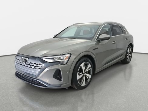 Used 2024 Audi Q8 e-tron Premium Plus w/ Premium Plus Package image 7
