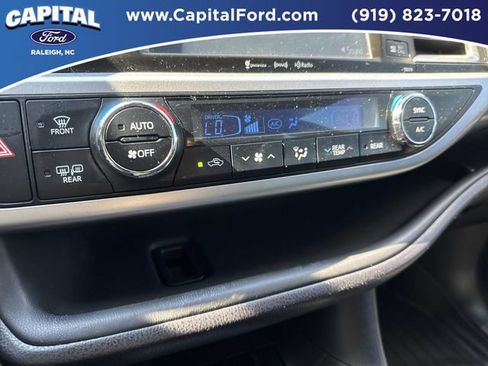 Used 2017 Toyota Highlander SE FWD image 30