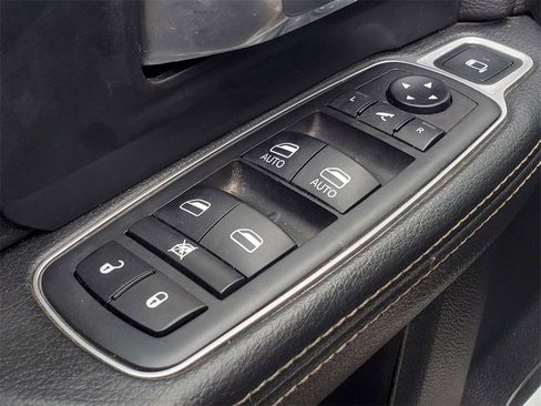 Used 2019 RAM 2500 Laramie image 12