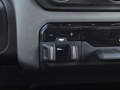 Used 2024 RAM 2500 Big Horn image 25