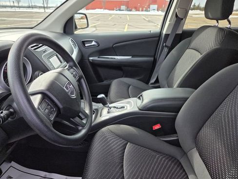 Used 2018 Dodge Journey SE image 24