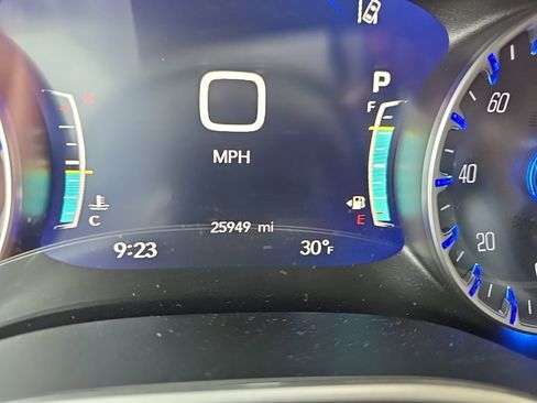 Used 2025 Chrysler Pacifica Select FWD image 18