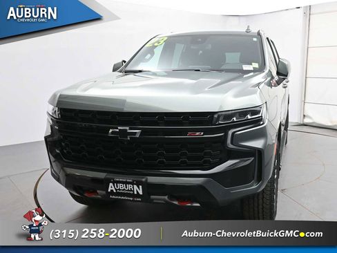 Used 2023 Chevrolet Tahoe Z71 w/ Luxury Package AWD/4WD image 3