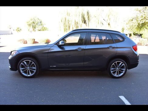 Used 2015 BMW X1 sDrive28i image 4