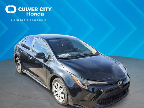 Used 2022 Toyota Corolla LE image 1