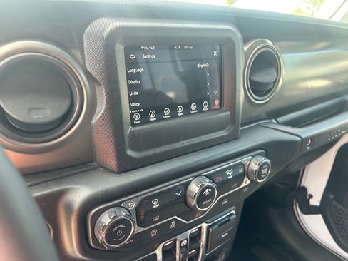 Used 2023 Jeep Wrangler Unlimited Sport AWD/4WD image 19