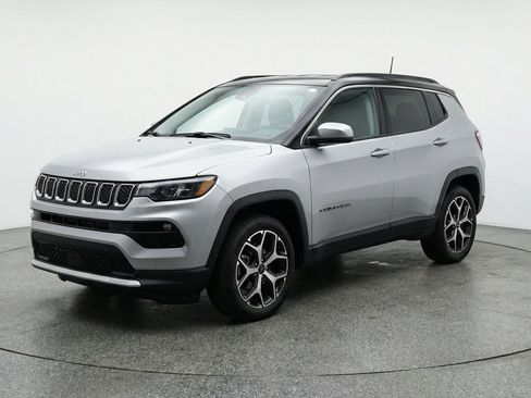Used 2025 Jeep Compass Limited AWD/4WD image 3