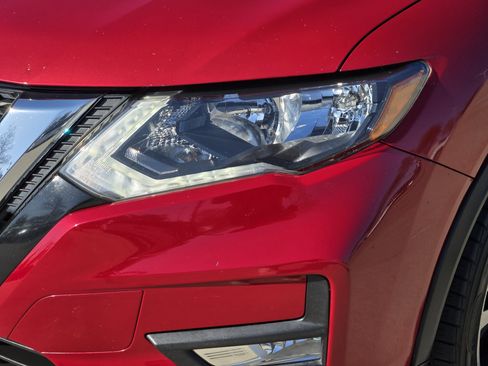 Used 2017 Nissan Rogue SL image 7