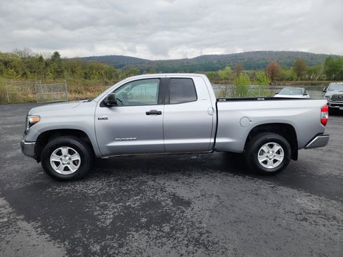 Used 2019 Toyota Tundra SR5 AWD/4WD image 5