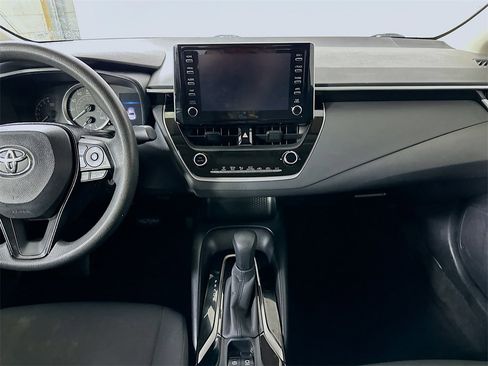 Used 2020 Toyota Corolla LE image 18