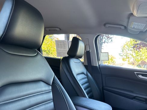 Used 2024 Ford Edge SEL image 19