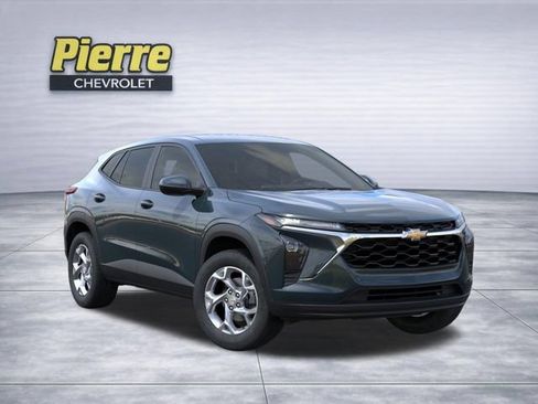 New 2026 Chevrolet Trax LS w/ LS Convenience Package FWD image 7