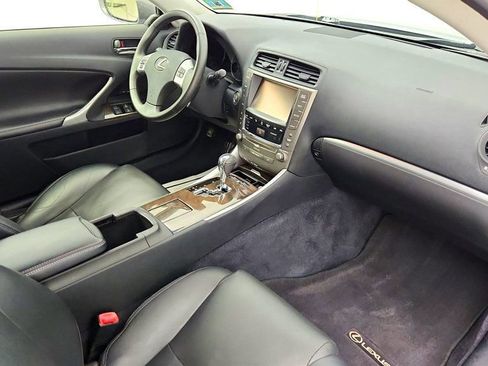 Used 2014 Lexus IS 250C w/ Luxury Package image 29