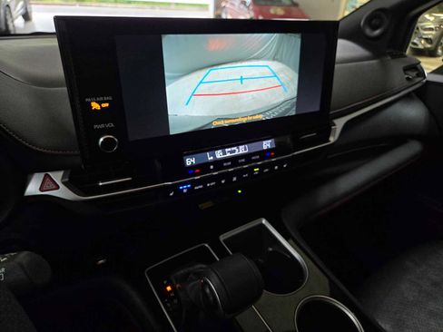 Used 2025 Toyota Sienna XSE w/ XSE Premium Package AWD/4WD image 27