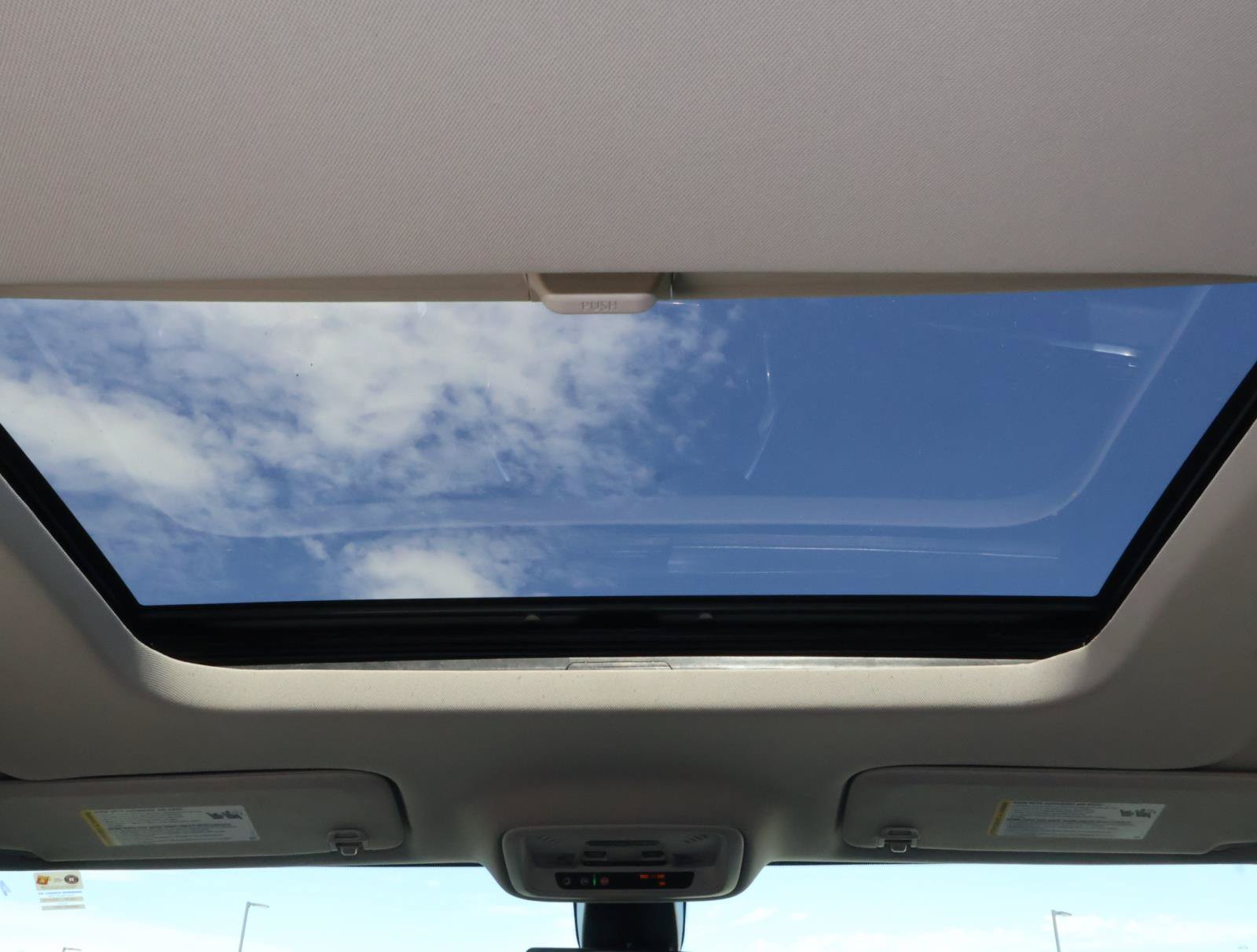 Used 2020 Chevrolet Traverse Premier FWD image 13