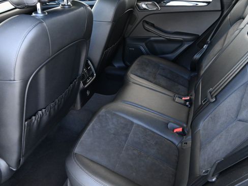 Used 2018 Porsche Macan AWD/4WD image 13