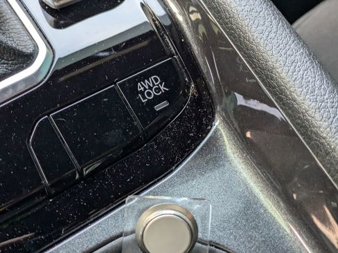 Used 2025 Jeep Compass Sport w/ Mopar Graphics Package image 30