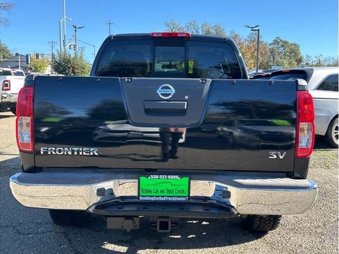 Used 2018 Nissan Frontier SV image 6