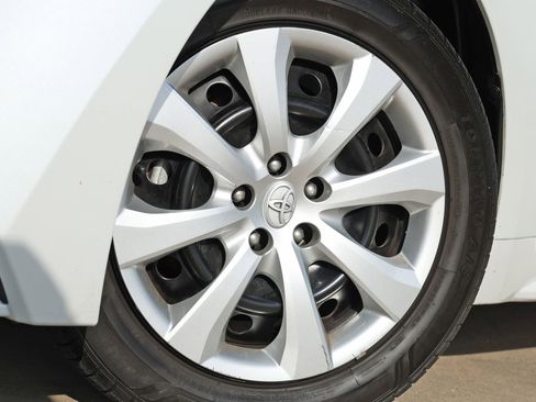 Used 2024 Toyota Corolla LE image 11