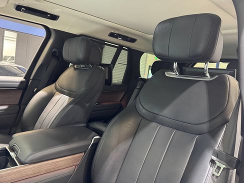 Used 2025 Land Rover Range Rover Autobiography AWD/4WD image 16
