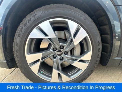 Used 2023 Audi e-tron Premium Plus AWD/4WD image 9